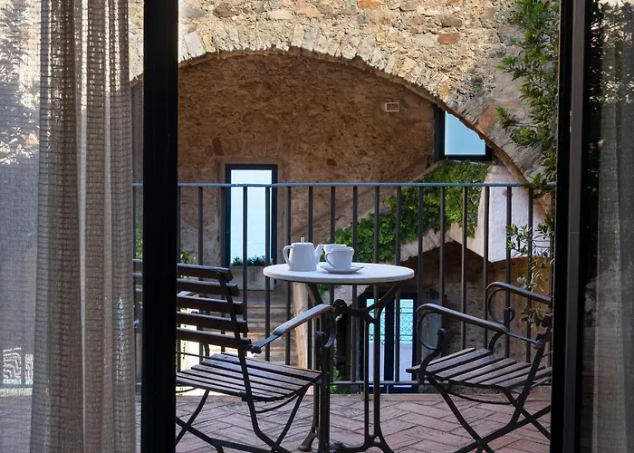 El Far Hotel Restaurant