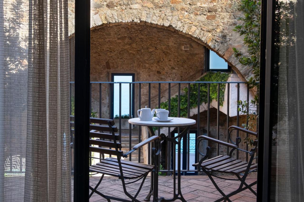 El Far Restaurant Hotel